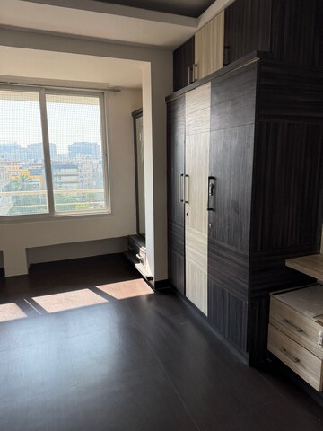 Room in 3 BHK Apartment at Stand Alone Apartment, Madhapur – for Rent