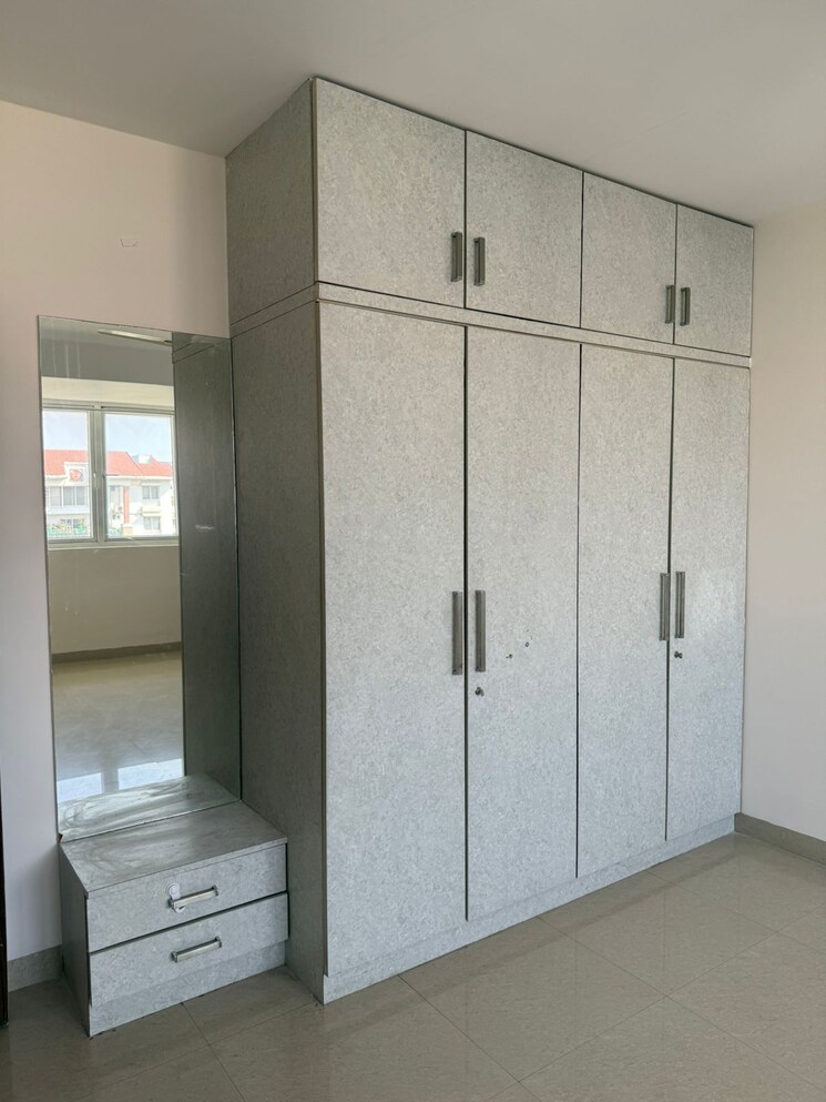 Room, stand-alone-apartment 3 Bedroom 1476 Sq.Ft. Apartment In Madhapur Hyderabad 9645377