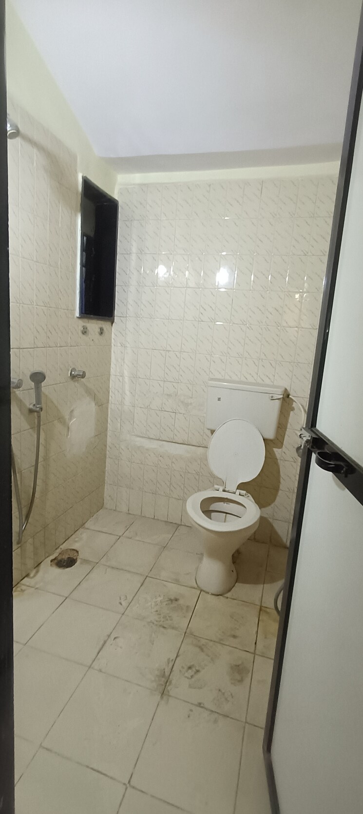 Attached Bathroom, siddharth-nagar-chs 3 Bedroom 930 Sq.Ft. Apartment In Borivali East Mumbai 9645632