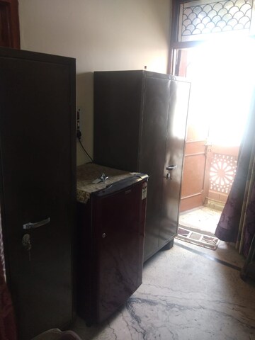 Bathroom in 1 BHK Builder Floor at Rohini Sector 3 – for Rent