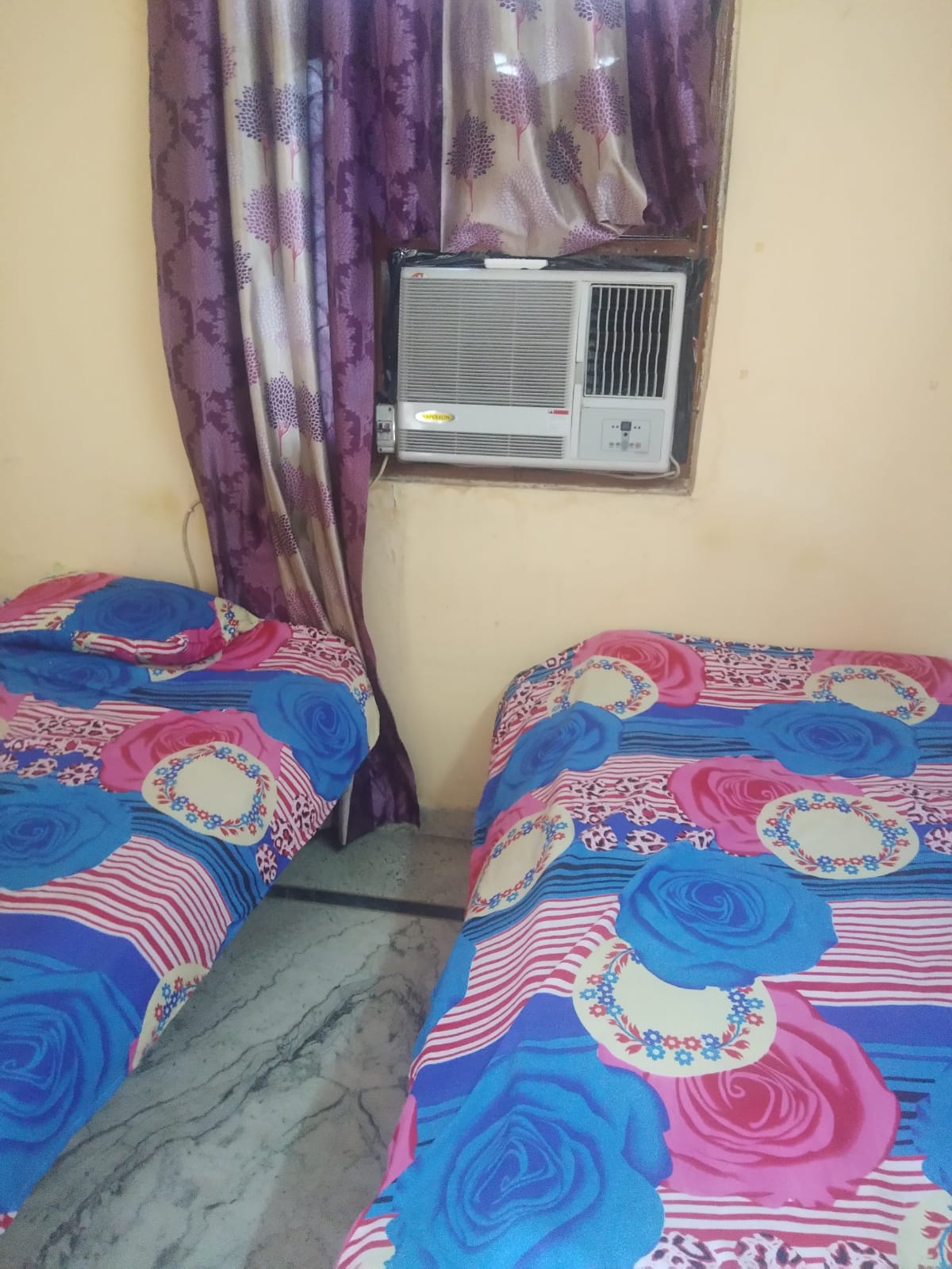 1 BHK Builder Floor For Rent in Rohini Sector 3