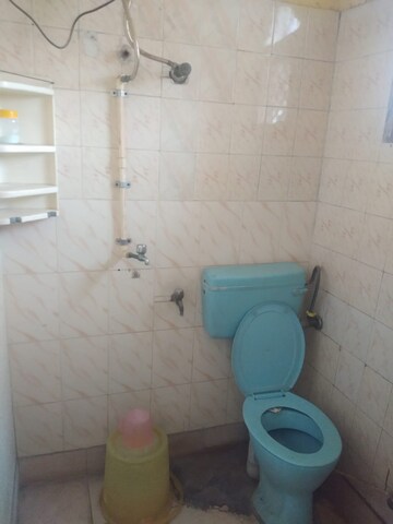 Bathroom in 1 BHK Builder Floor at Rohini Sector 3 – for Rent