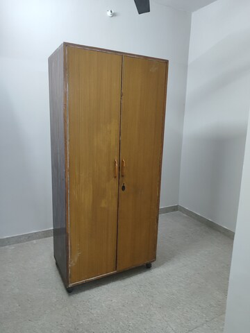 Room in 2.5 BHK Villa at RWA Apartments Sector 26, Sector 26 – for Rent