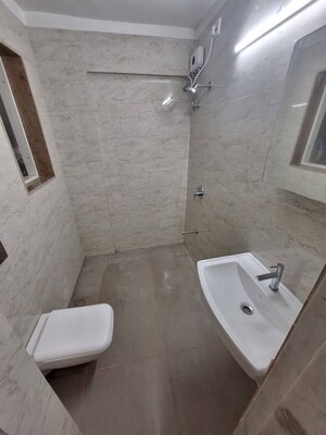 Bathroom in 1 BHK Apartment at Azad Nagar – for Rent