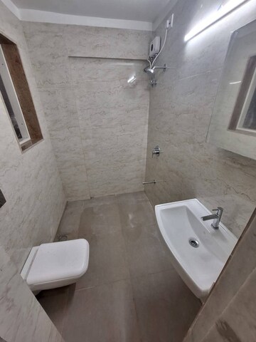 Bathroom in 1 BHK Apartment at Azad Nagar – for Rent
