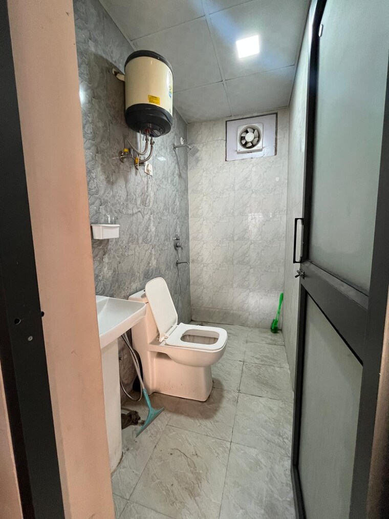 Bathroom, saket 1 Bedroom 509 Sq.Ft. Builder Floor In Saket Delhi 9645527