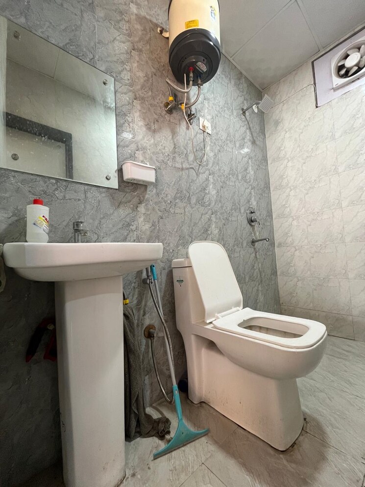 Bathroom, saket 1 Bedroom 509 Sq.Ft. Builder Floor In Saket Delhi 9645527
