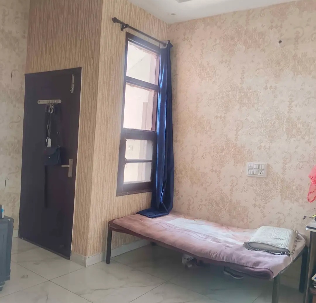 2 BHK + Pooja Room,Servant Room Apartment For Sale in Dhakoli