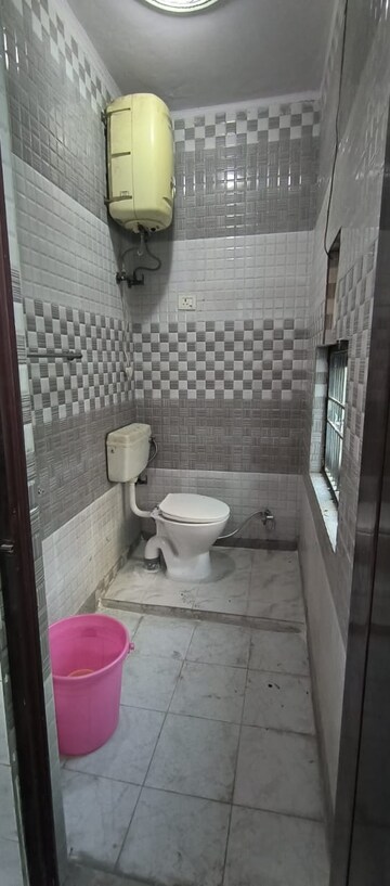 Bathroom in 3 BHK Builder Floor at Rohini Sector 7 – for Rent