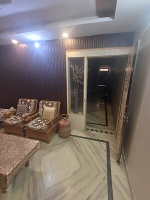 Parking in  Shop at Molarband – for Sale