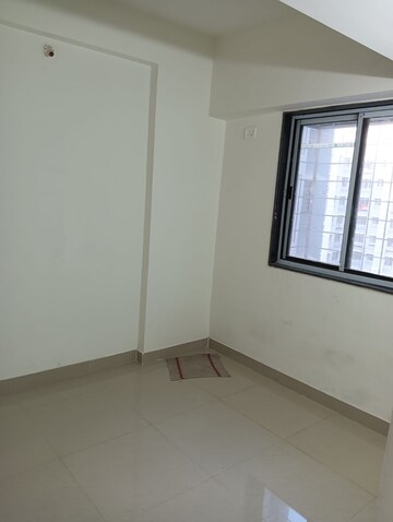 Room in 1 BHK Apartment at Goregaon West – for Rent