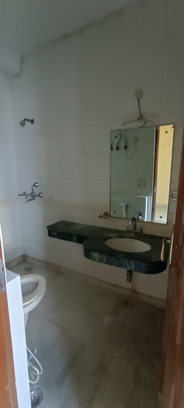 Bathroom in 3 BHK Builder Floor at Unitech Palms, South City 1 – for Rent