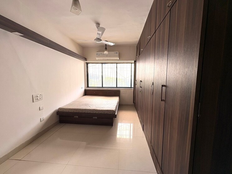 Room, santacruz west 2 Bedroom 700 Sq.Ft. Apartment In Santacruz West Mumbai 9645636