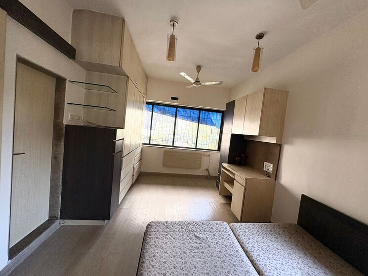Team Area, santacruz west 2 Bedroom 700 Sq.Ft. Apartment In Santacruz West Mumbai 9645636