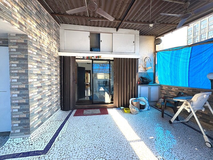  Parking, santacruz west 2 Bedroom 700 Sq.Ft. Apartment In Santacruz West Mumbai 9645636