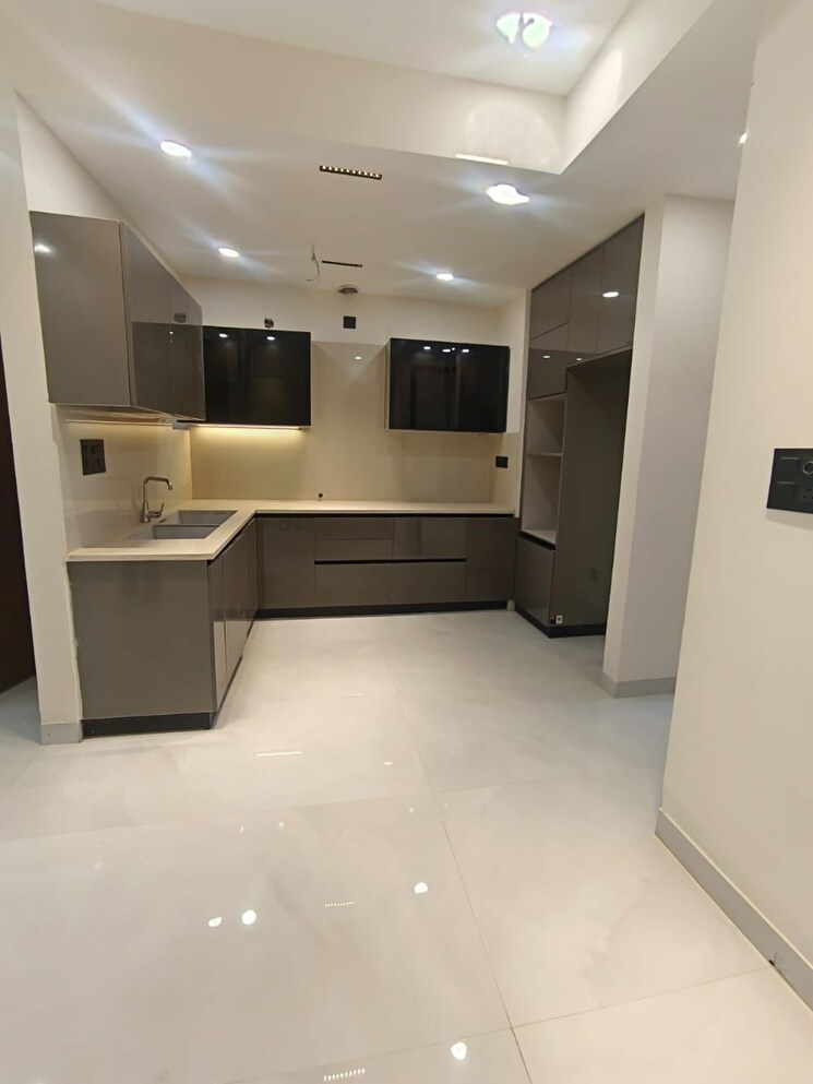 Kitchen, patiala road 3 Bedroom 150 Sq.Yd. Builder Floor In Patiala Road Zirakpur 9645691