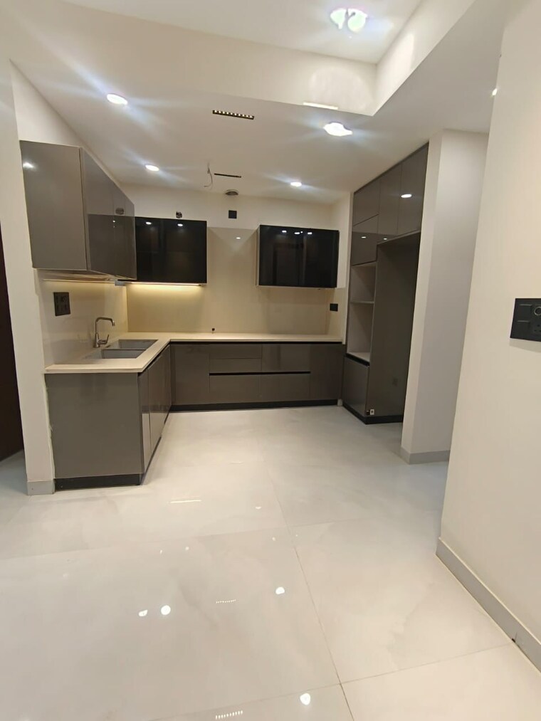 Kitchen, patiala road 3 Bedroom 150 Sq.Yd. Builder Floor In Patiala Road Zirakpur 9645691