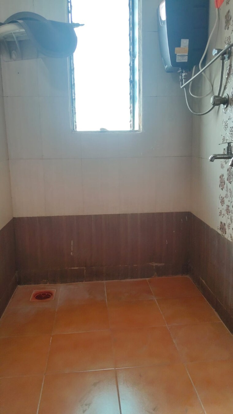Bathroom, tilak nagar 3 Bedroom 1440 Sq.Ft. Apartment In Tilak Nagar Mumbai 9645634