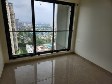 Room in 2 BHK Apartment at Dosti Eastern Bay Phase 1, Wadala – for Sale