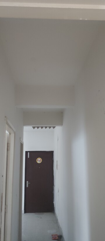 Furnished Amenities in 2 BHK Apartment at Signature Global Signum 107, Sector 107 – for Rent