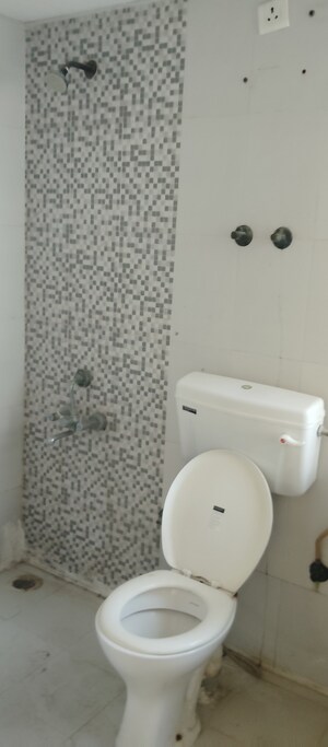 Bathroom in 2 BHK Apartment at Signature Global Signum 107, Sector 107 – for Rent