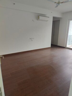 Room in 4 BHK Apartment at Mapsko Mount Ville, Sector 79 – for Rent