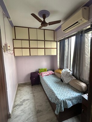 Bedroom in 1.5 BHK Apartment at Malad East – for Rent