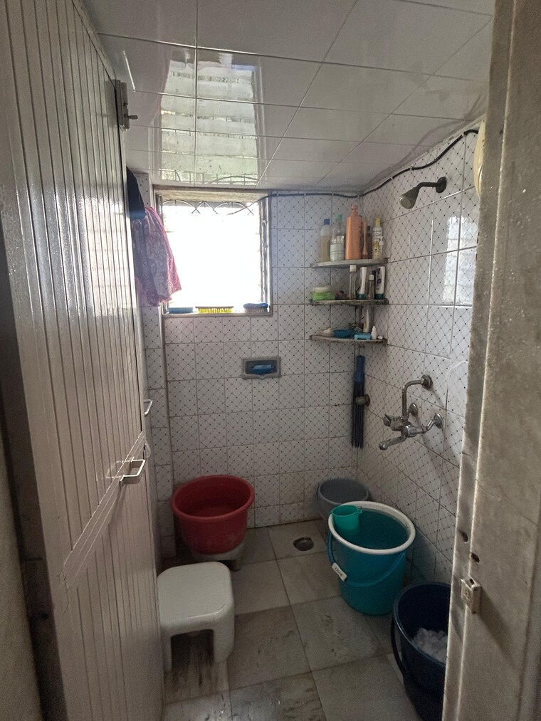 Bathroom, malad east 1.5 Bedroom 600 Sq.Ft. Apartment In Malad East Mumbai 9645824