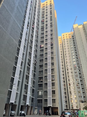 1 BHK Apartment – Exterior View View at Goregaon West - for Rent