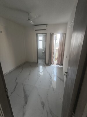 Room in 3 BHK Apartment at M3M Soulitude, Sector 89 – for Rent