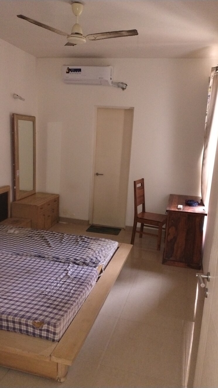 Bathroom, emaar-emerald-estate 3.5 Bedroom 1350 Sq.Ft. Apartment In Sector 65 Gurgaon 9645910