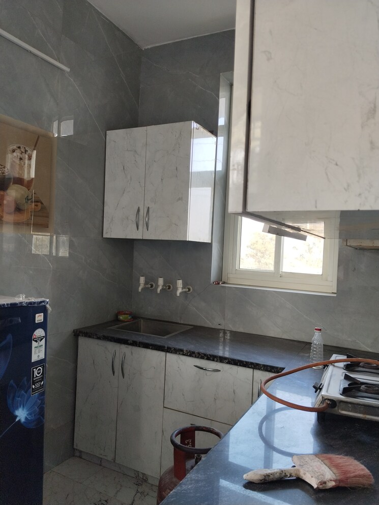 Kitchen, ashoka-enclave-faridabad 1 RK 700 Sq.Ft. Builder Floor In Sector 34 Faridabad 9645930