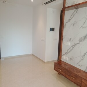 Room in 1 BHK Apartment at Hiranandani Highland, Powai – for Rent