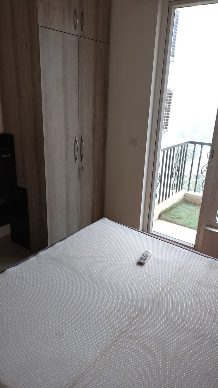 undefined, emaar-emerald-estate 3.5 Bedroom 1350 Sq.Ft. Apartment In Sector 65 Gurgaon 9645910