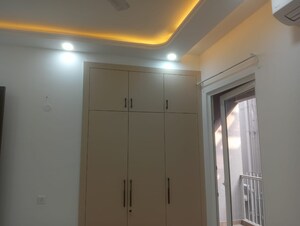 Building Lobby in 3 BHK Apartment at Smart World Orchard, Sector 61 – for Rent