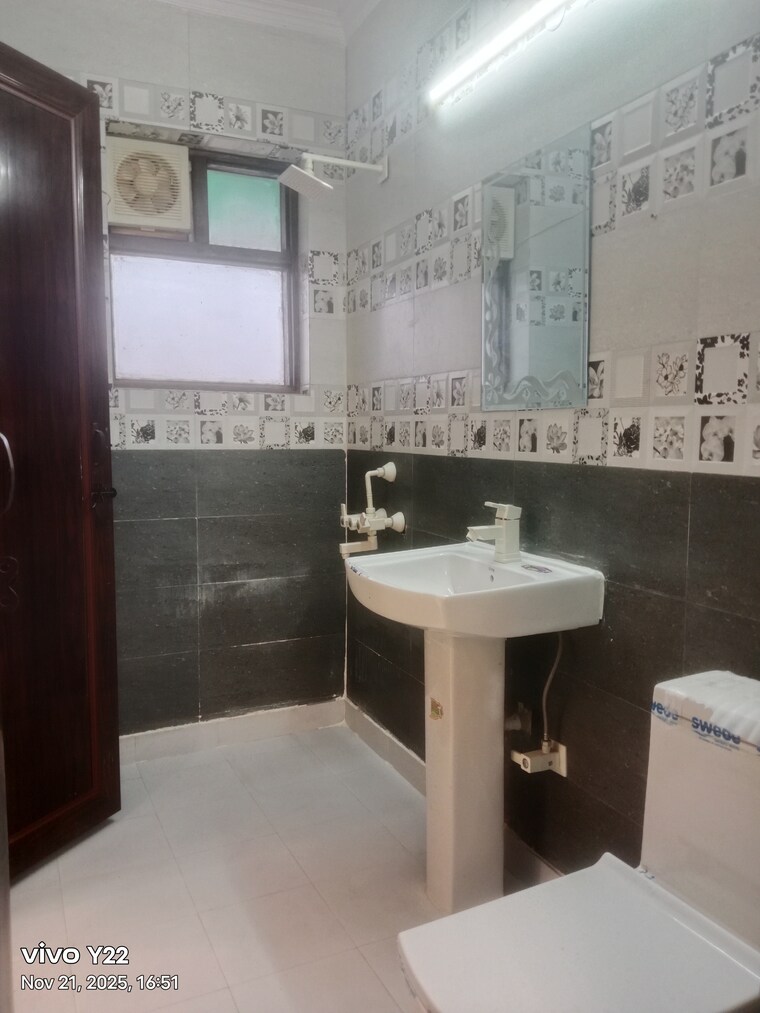 Master Bedroom, ashoka-enclave-faridabad 3 Bedroom 2115 Sq.Ft. Builder Floor In Sector 34 Faridabad 9645945