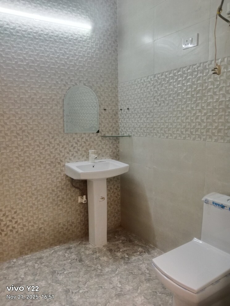Bathroom, ashoka-enclave-faridabad 3 Bedroom 2115 Sq.Ft. Builder Floor In Sector 34 Faridabad 9645945