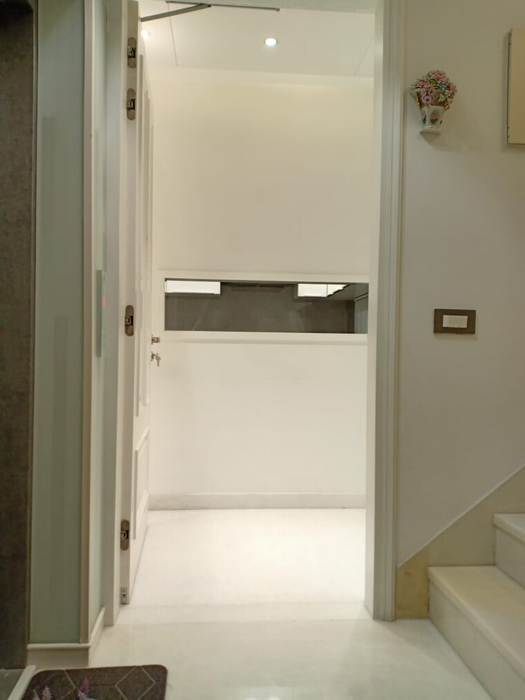 undefined, sarvapriya vihar 3 Bedroom 1800 Sq.Ft. Apartment In Sarvapriya Vihar Delhi 9645919