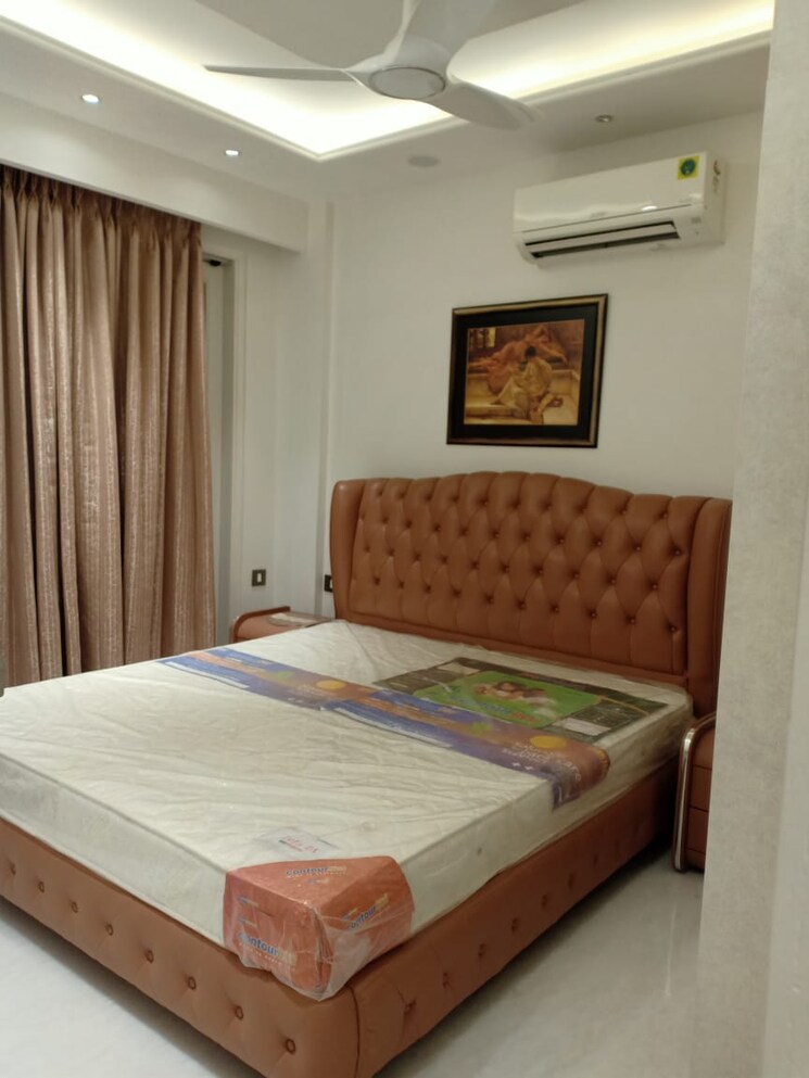 Bedroom, sarvapriya vihar 3 Bedroom 1800 Sq.Ft. Apartment In Sarvapriya Vihar Delhi 9645919