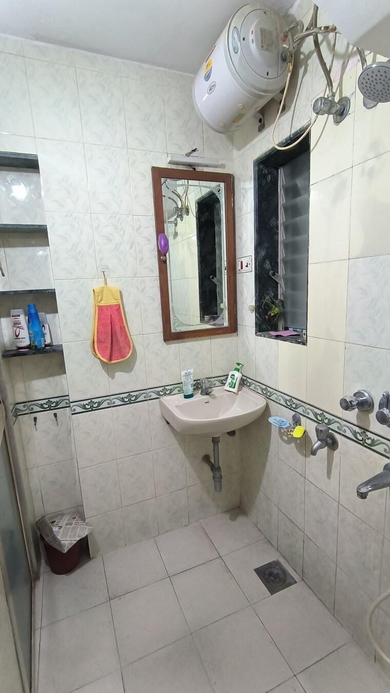Bathroom, prabhadevi Pg For Girls In Prabhadevi 9645956