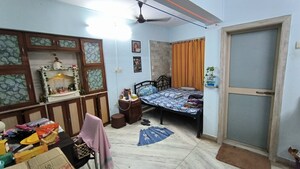 Room in  Pg at Prabhadevi – for Rent