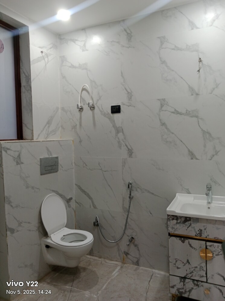 Bathroom, ashoka-enclave-3 3 Bedroom 2450 Sq.Ft. Builder Floor In Sector 35 Faridabad 9645960