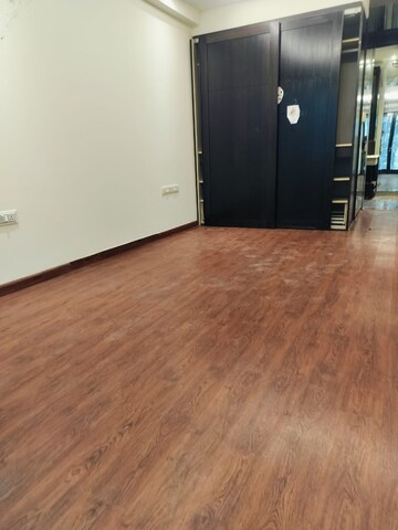 Room in 4 BHK Apartment at Boutique Residential Apartments D-6 4, Vasant Vihar – for Rent