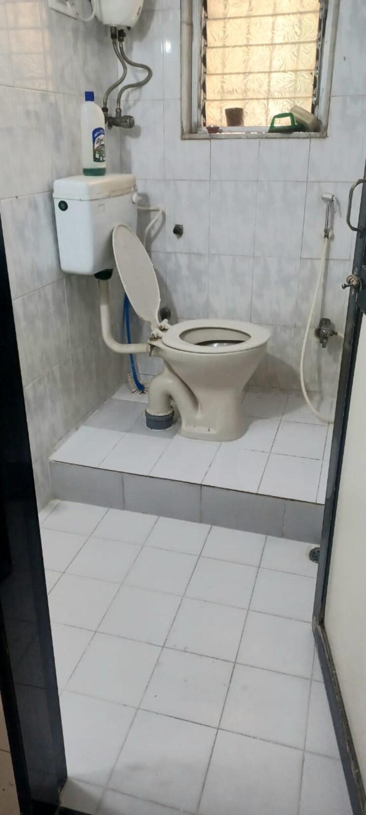 Bathroom, mahape Commercial Warehouse 1000 Sq.Ft. In Mahape Navi Mumbai 9645988