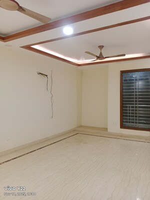 Room in 3 BHK Builder Floor at Ashoka Enclave Faridabad, Sector 34 – for Sale