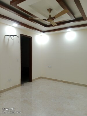 Room in 3 BHK Builder Floor at Ashoka Enclave Faridabad, Sector 34 – for Sale