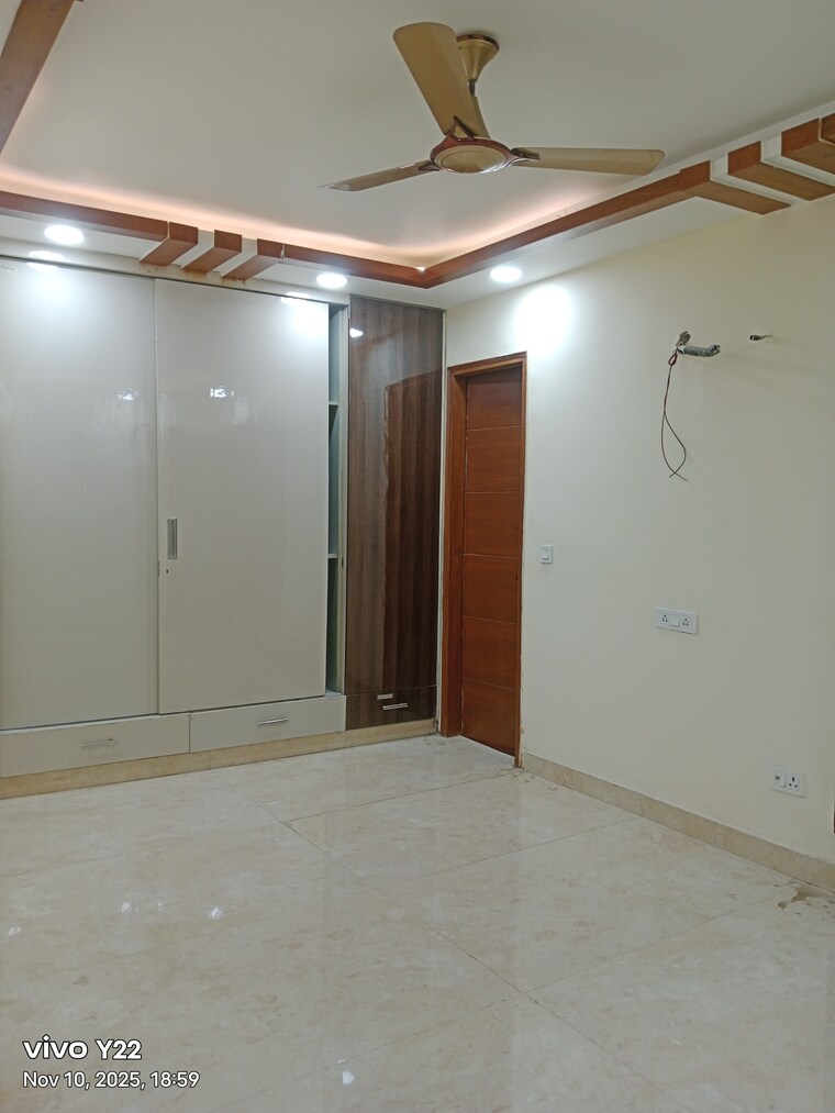 Room, ashoka-enclave-faridabad 3 Bedroom 2100 Sq.Ft. Builder Floor In Sector 34 Faridabad 9645989