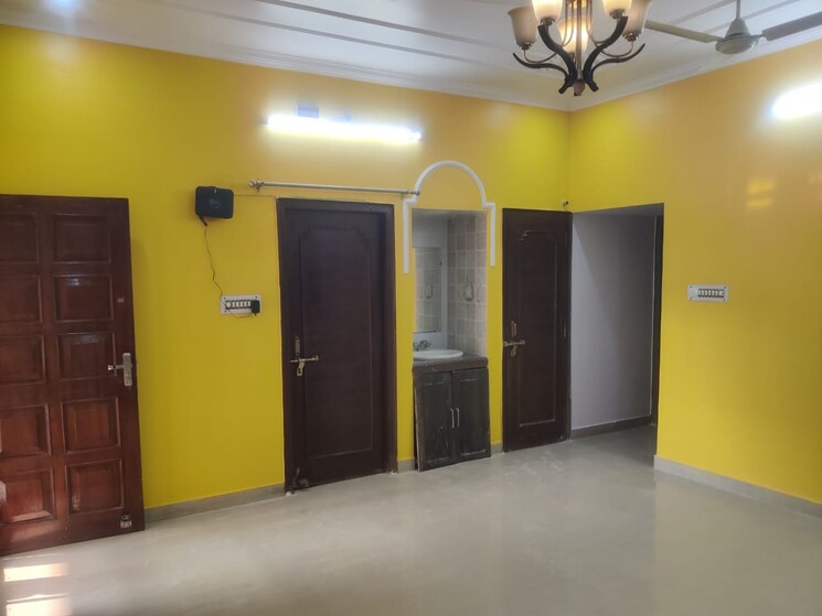 Room, gomti nagar 2.5 Bedroom 1400 Sq.Ft. Villa In Gomti Nagar Lucknow 9645990