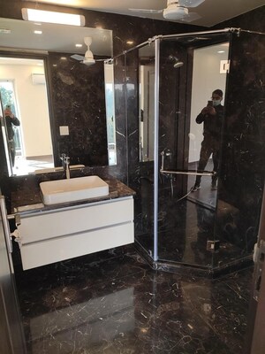 Attached Bathroom in 4 BHK Apartment at Safdarjung Enclave – for Rent