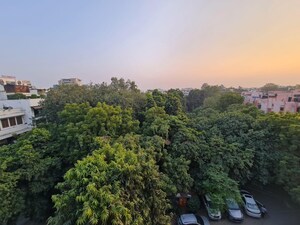 4 BHK Apartment – Exterior View View at Safdarjung Enclave - for Rent